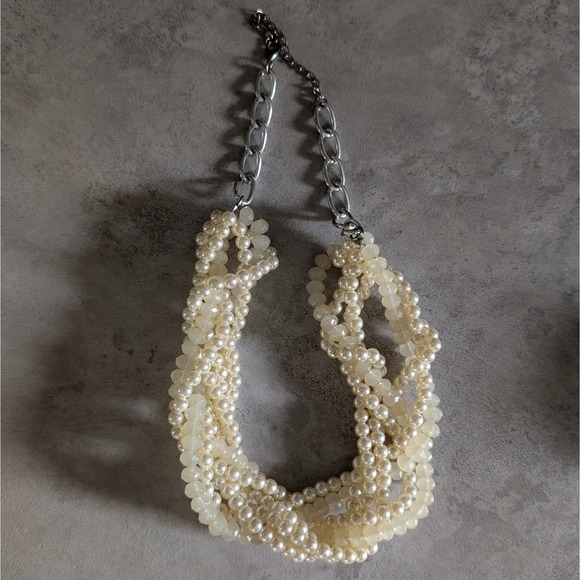 Ann Taylor Jewelry - Cream Colored Faux Pearl And Bead Cluster Bib Choker Necklace Coquette Delicate